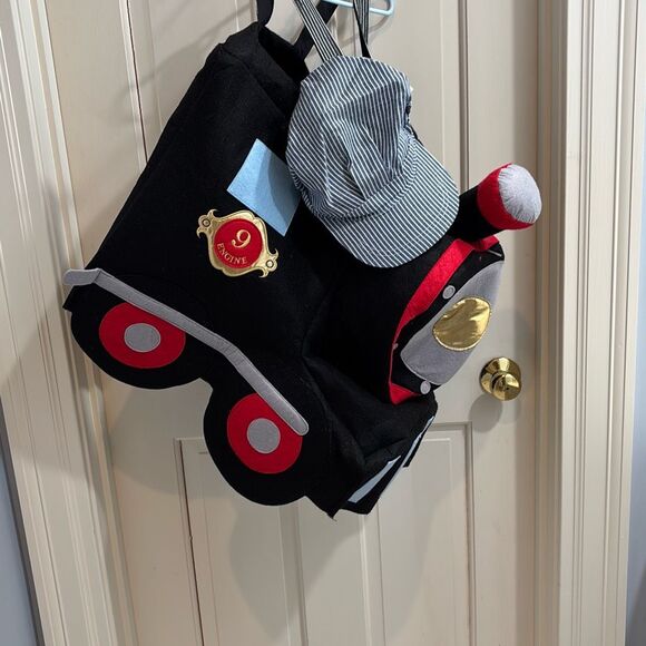 NWT POTTERY BARN KIDS TRAIN NO 9 COSTUME 4-6 & NWT CONDUCTOR HAT - Picture 2 of 7